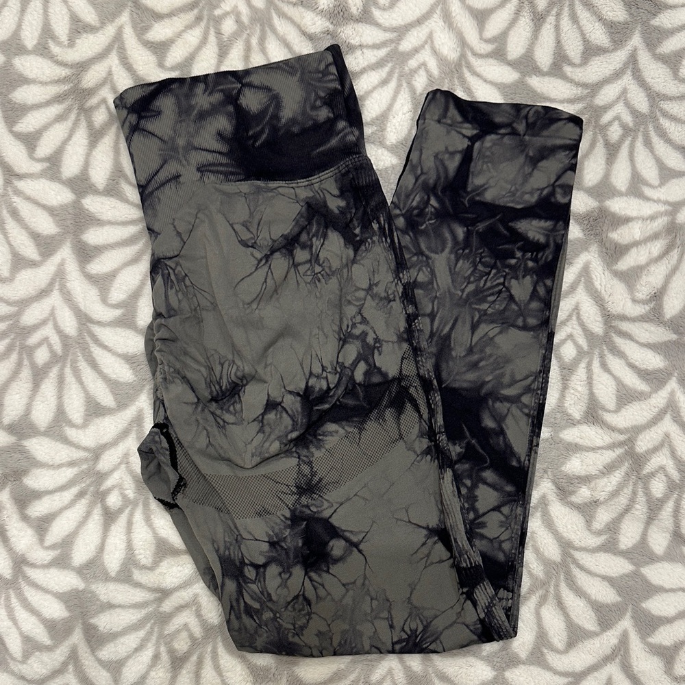 Black and Gray Tie-Dye Leggings
